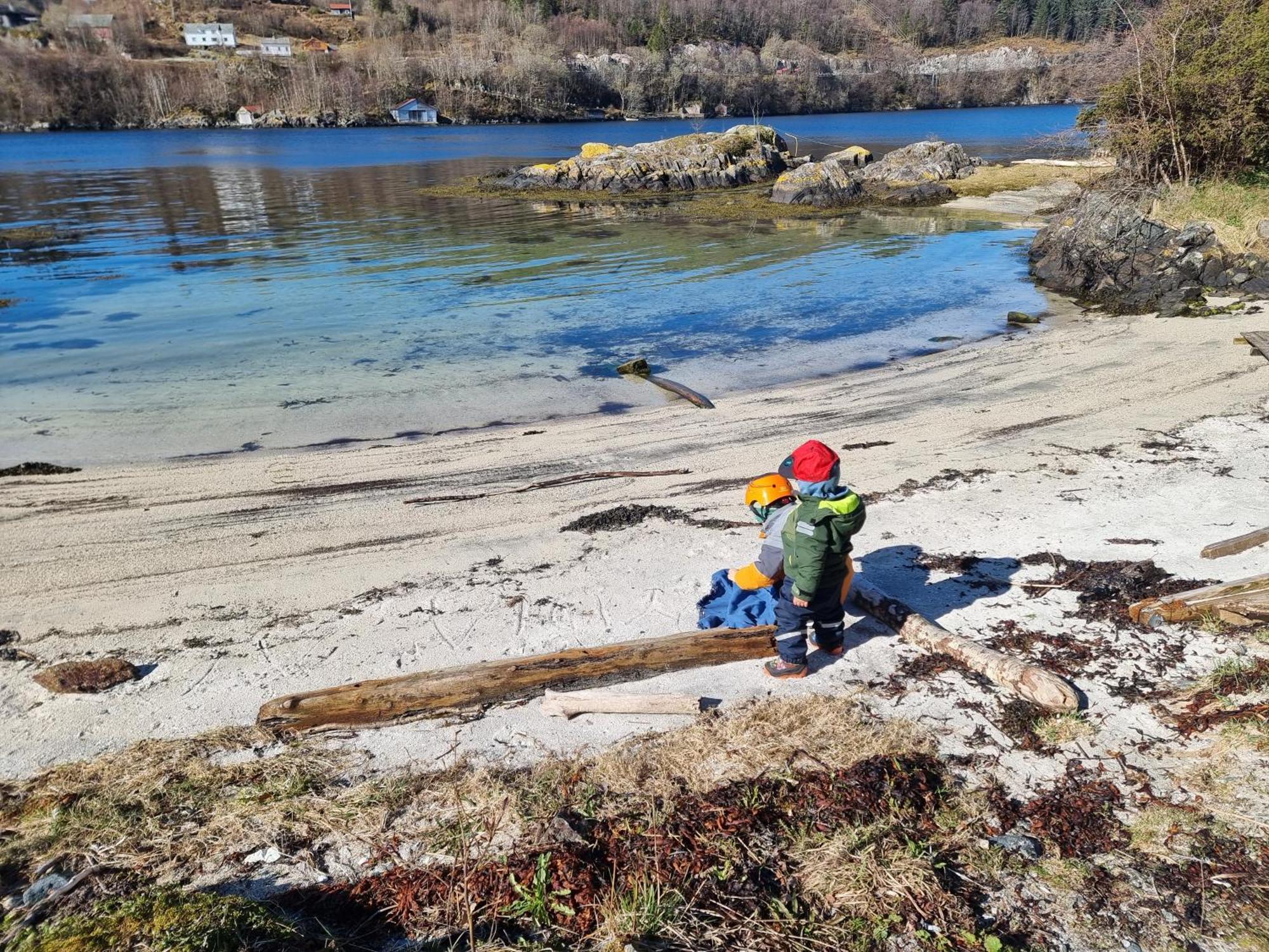 Tiny Island's * Frekhaug